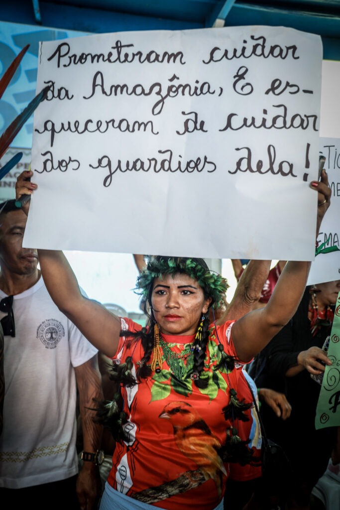 
"They promised to care for the Amazon and forgot to care for its guardians." Indigenous delegate at the Amazon Flotilla demanding COP30 address this contradiction. (Iván Sawyer García)